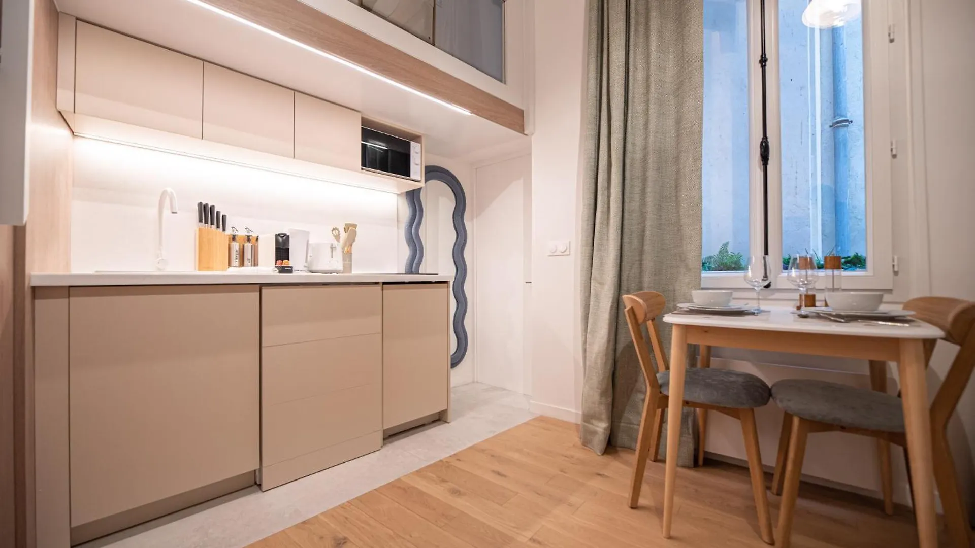 Cia - Cozy Flat Palais Royal, Louvre Apartment Paris France
