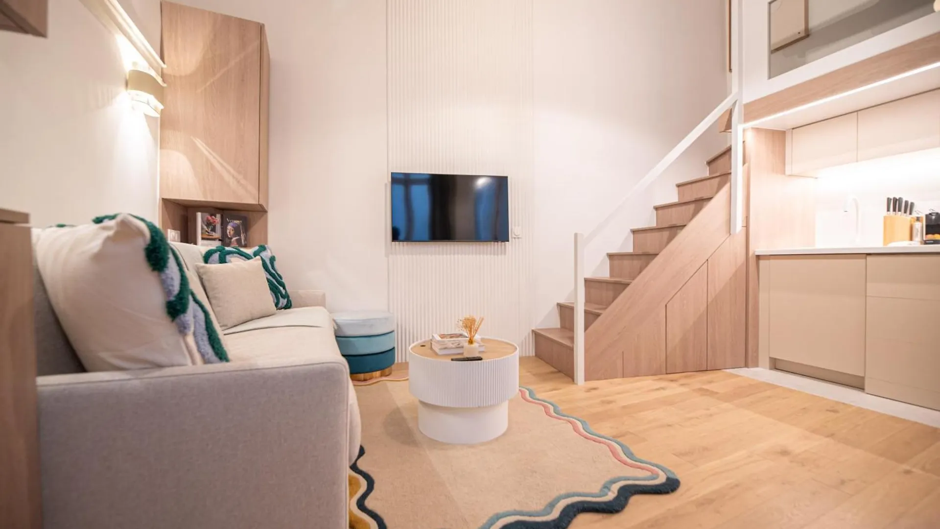 Cia - Cozy Flat Palais Royal, Louvre Apartment Paris 0*,  France